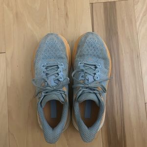 Hoka Clifton 9